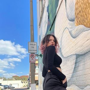 Meet your Posher, Maxine